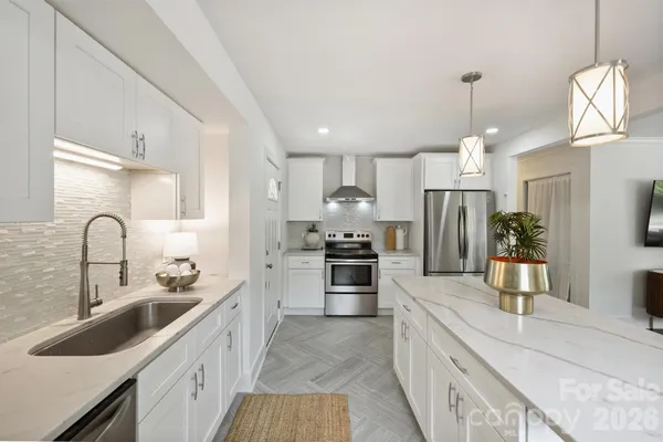 $450,000 | 2314 Crestview Drive, Charlotte, NC 28216