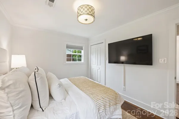 $450,000 | 2314 Crestview Drive, Charlotte, NC 28216