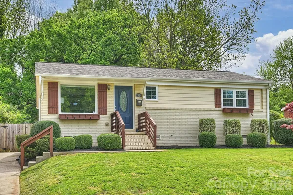 $450,000 | 2314 Crestview Drive, Charlotte, NC 28216