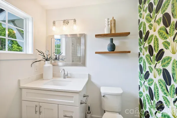 $450,000 | 2314 Crestview Drive, Charlotte, NC 28216