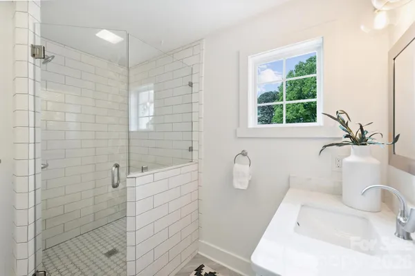 $450,000 | 2314 Crestview Drive, Charlotte, NC 28216