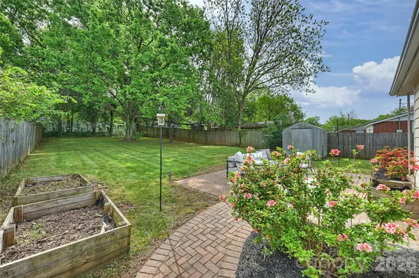 $450,000 | 2314 Crestview Drive, Charlotte, NC 28216