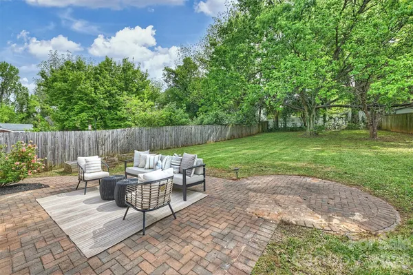 $450,000 | 2314 Crestview Drive, Charlotte, NC 28216
