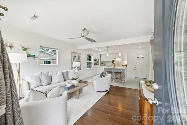 $450,000 | 2314 Crestview Drive, Charlotte, NC 28216