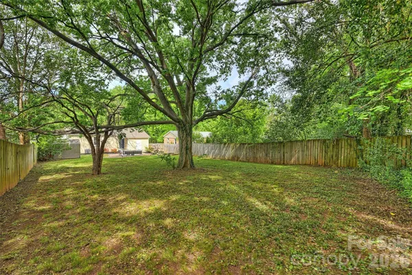 $450,000 | 2314 Crestview Drive, Charlotte, NC 28216