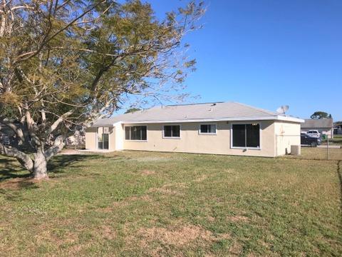 260 Southwest Cherryhill Road Port St. Lucie, FL 34953 - Photo 3 of 5 IMG_7538