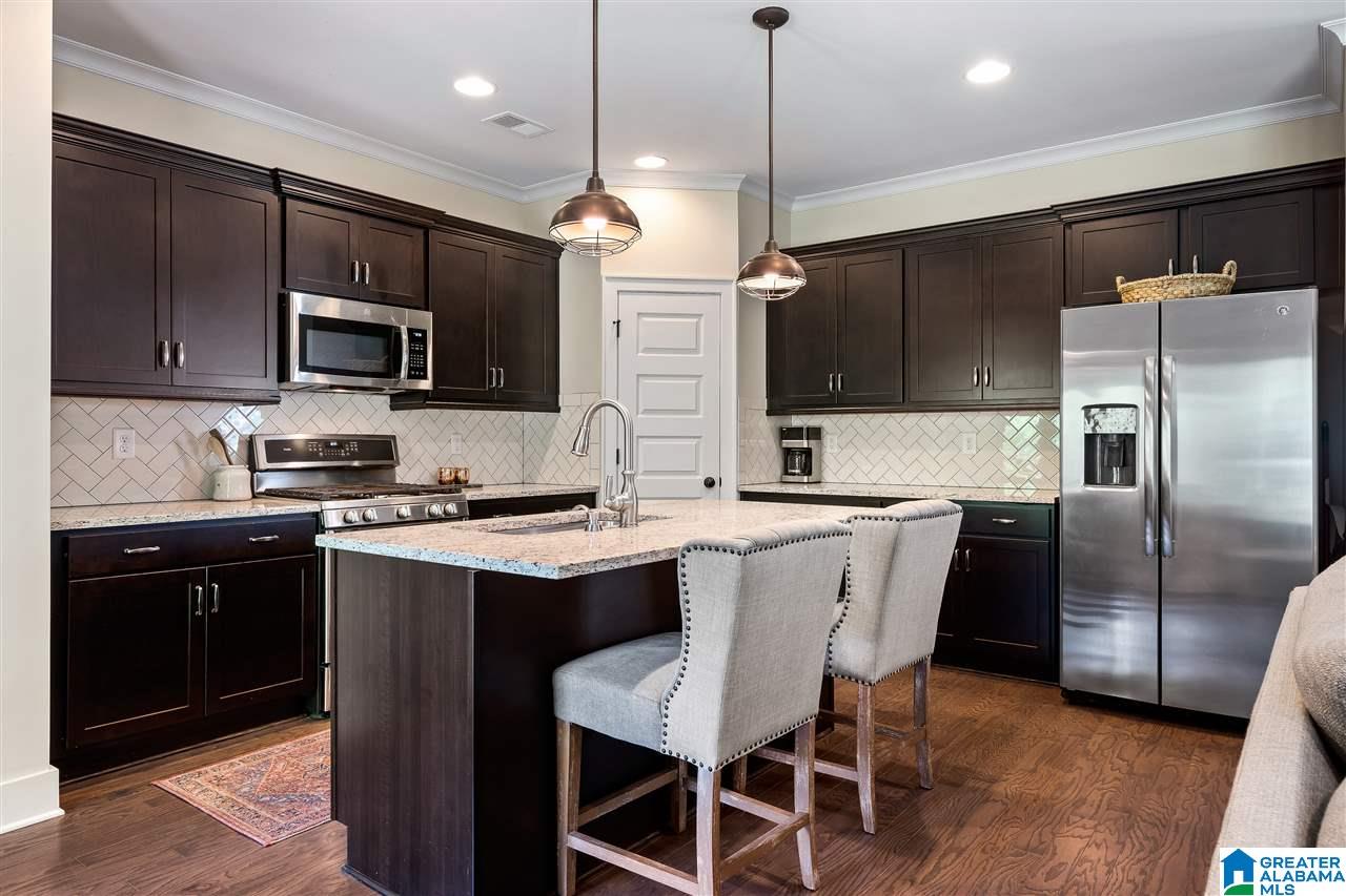 1465 Valley Trace Birmingham, AL 35210 - Photo 2 of 34