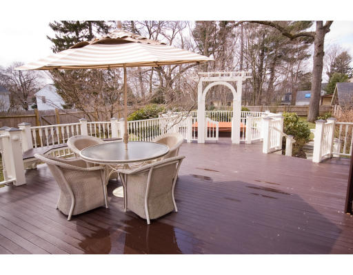 77 Kirkstall Road Newton, MA 02460 - Photo 3 of 14