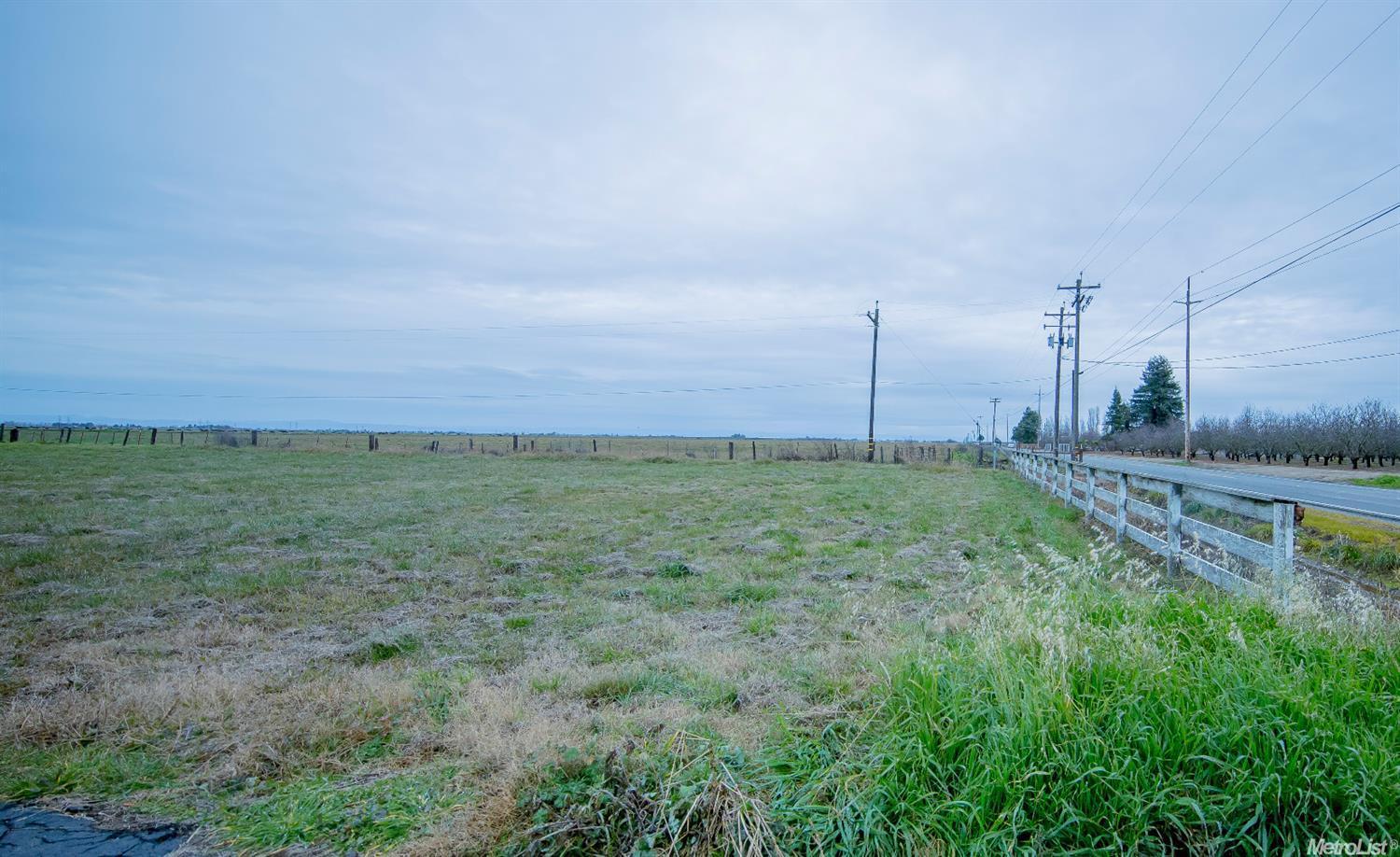5931 Claribel Road Oakdale, CA 95361 - Photo 2 of 29 a view of a green field