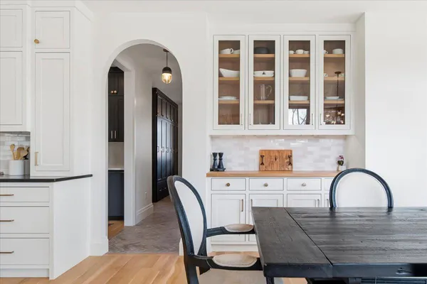 $2,379,800 | 15540 52nd Place North, Plymouth, MN 55446