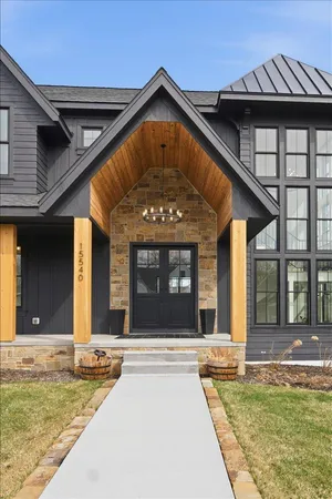 $2,379,800 | 15540 52nd Place North, Plymouth, MN 55446
