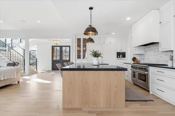 $2,379,800 | 15540 52nd Place North, Plymouth, MN 55446