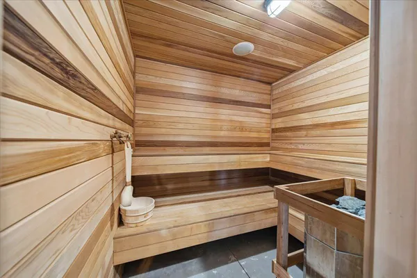 $2,379,800 | 15540 52nd Place North, Plymouth, MN 55446