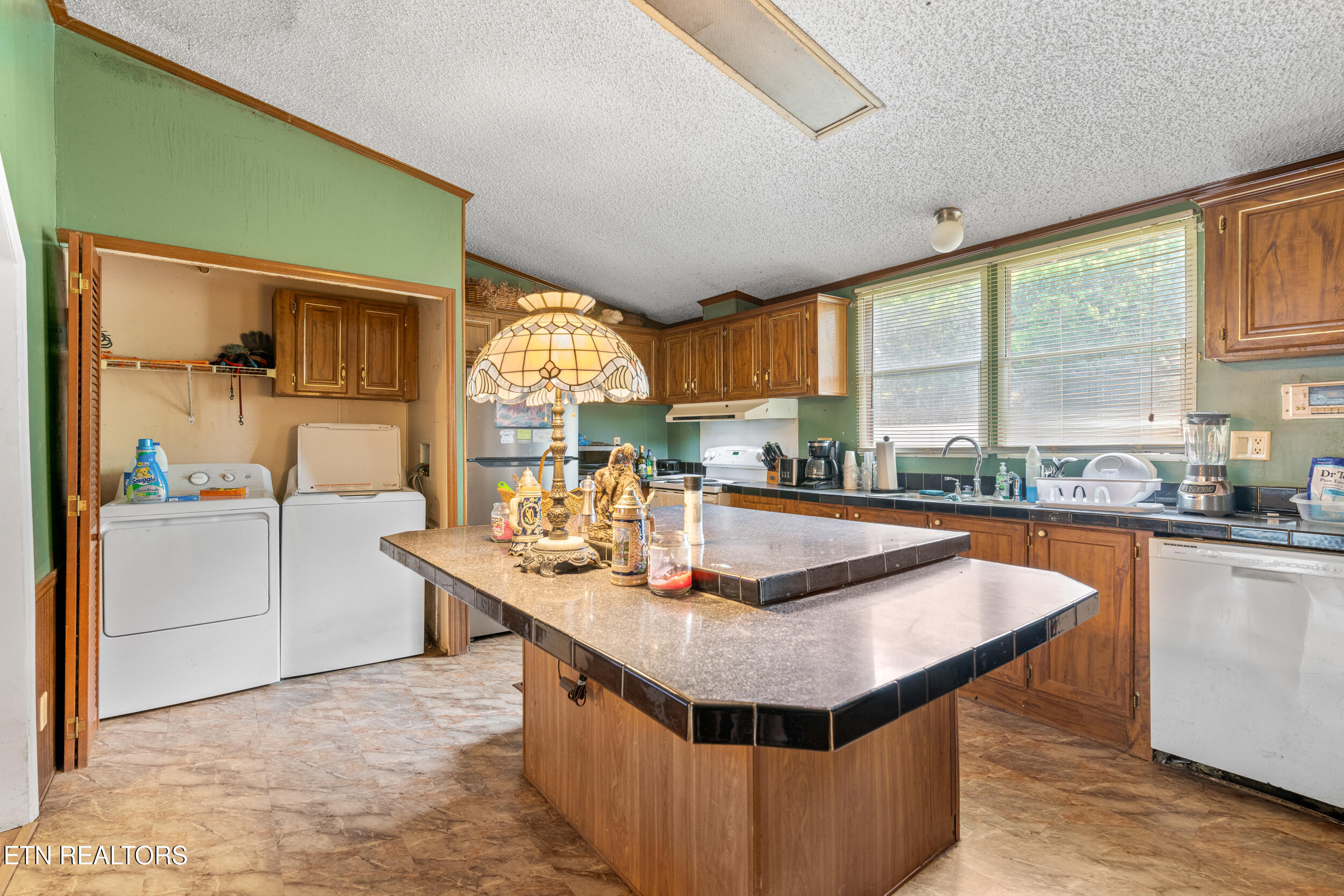 721 Fox Road Knoxville, TN 37922 - Photo 11 of 38 721 fox road-11