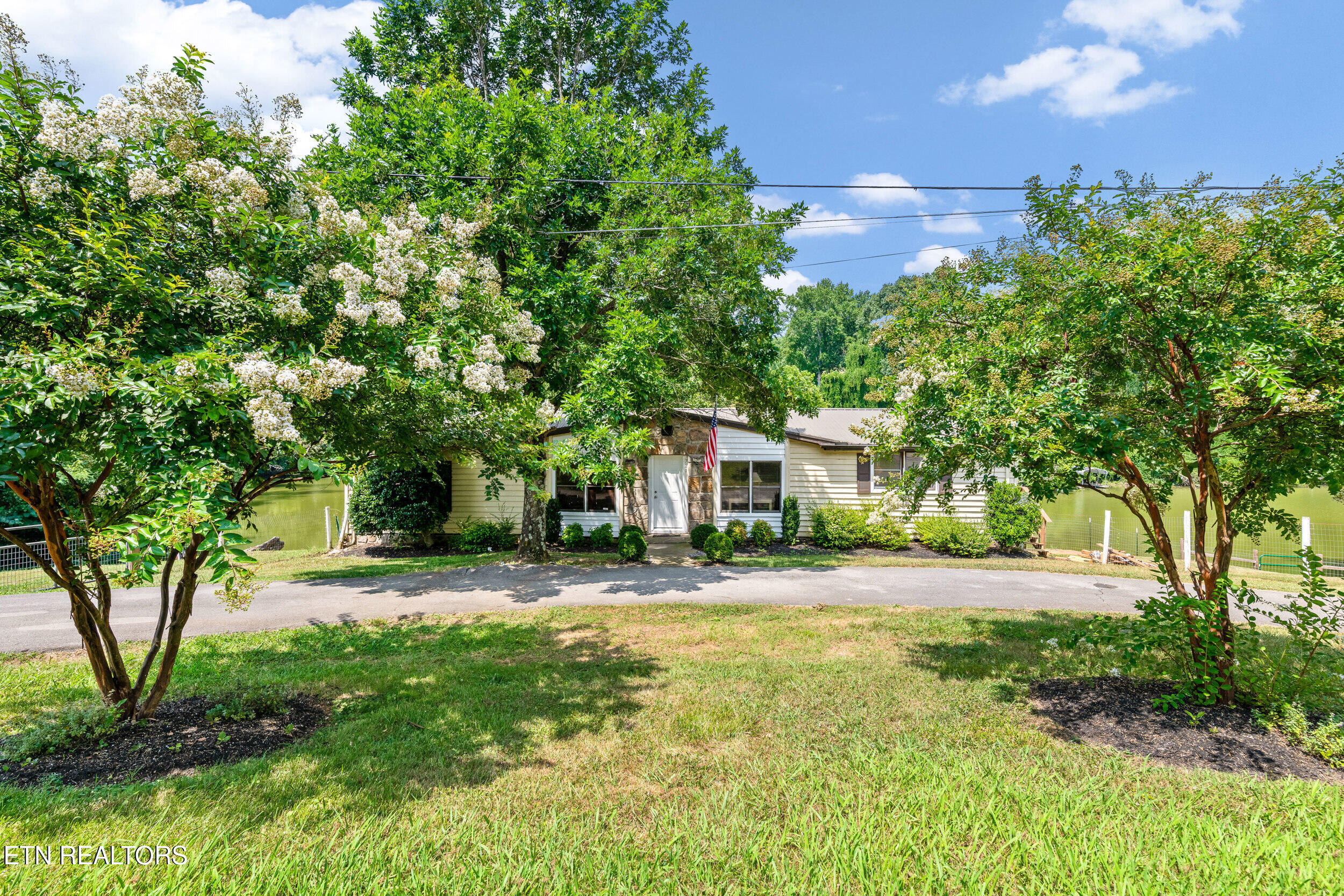 721 Fox Road Knoxville, TN 37922 - Photo 2 of 38 721 fox road-2