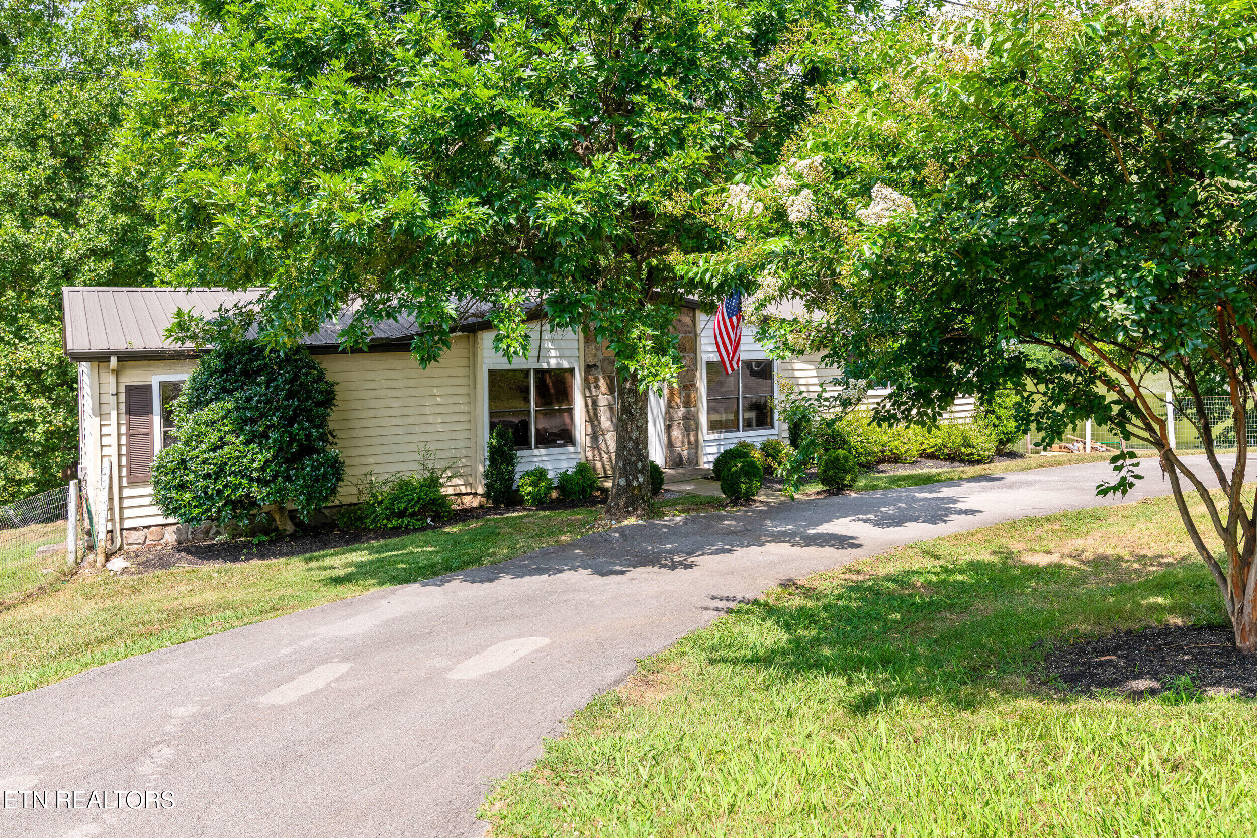721 Fox Road Knoxville, TN 37922 - Photo 3 of 38 721 fox road-3