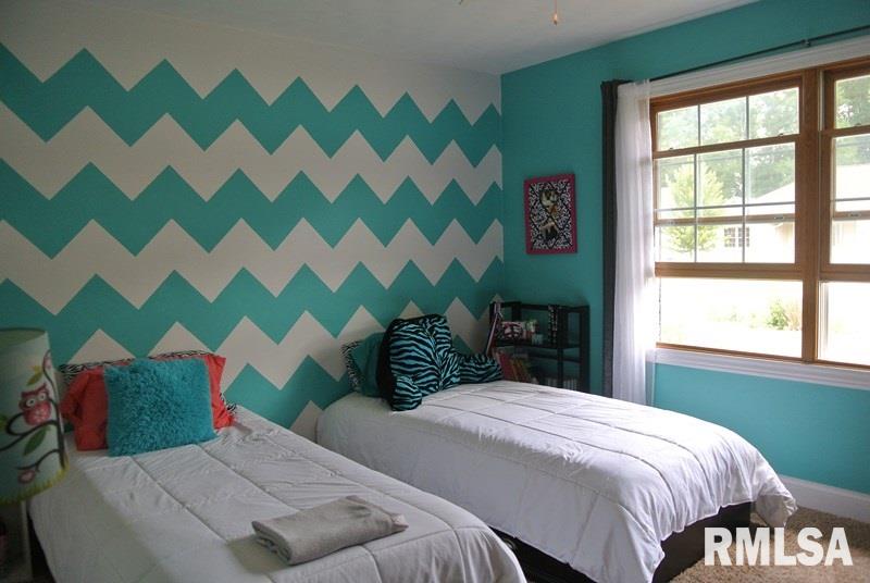 1003 South Johanson Road Peoria, IL 61607 - Photo 11 of 26 Gallery Image 11