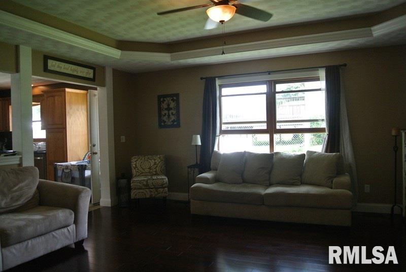 1003 South Johanson Road Peoria, IL 61607 - Photo 4 of 26 Gallery Image 4