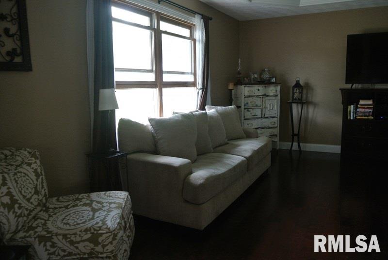 1003 South Johanson Road Peoria, IL 61607 - Photo 5 of 26 Gallery Image 5