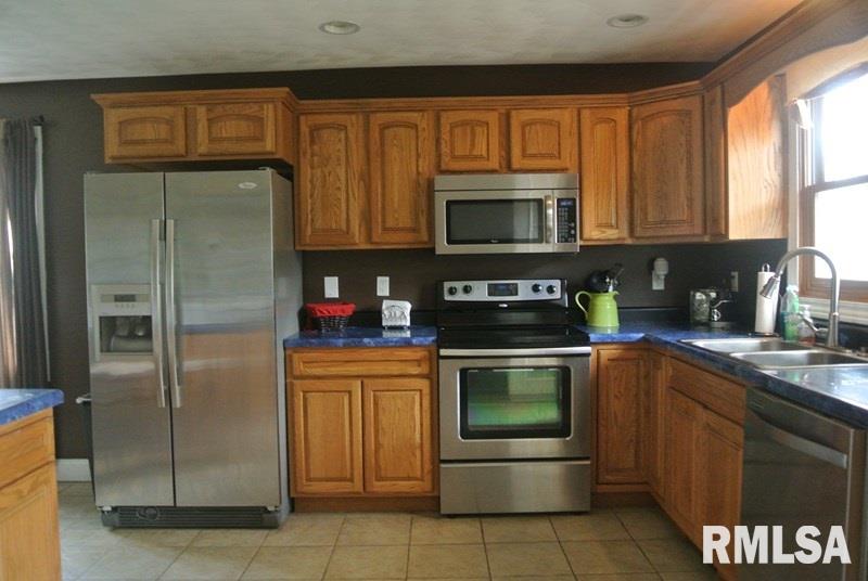 1003 South Johanson Road Peoria, IL 61607 - Photo 6 of 26 Gallery Image 6