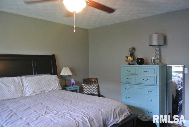 1003 South Johanson Road Peoria, IL 61607 - Photo 10 of 26 Gallery Image 10