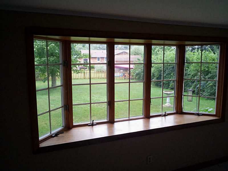 235 Foddering Farm Road Narragansett, RI 02882 - Photo 5 of 25 Den/Family/Great Room. Large bay window in family room