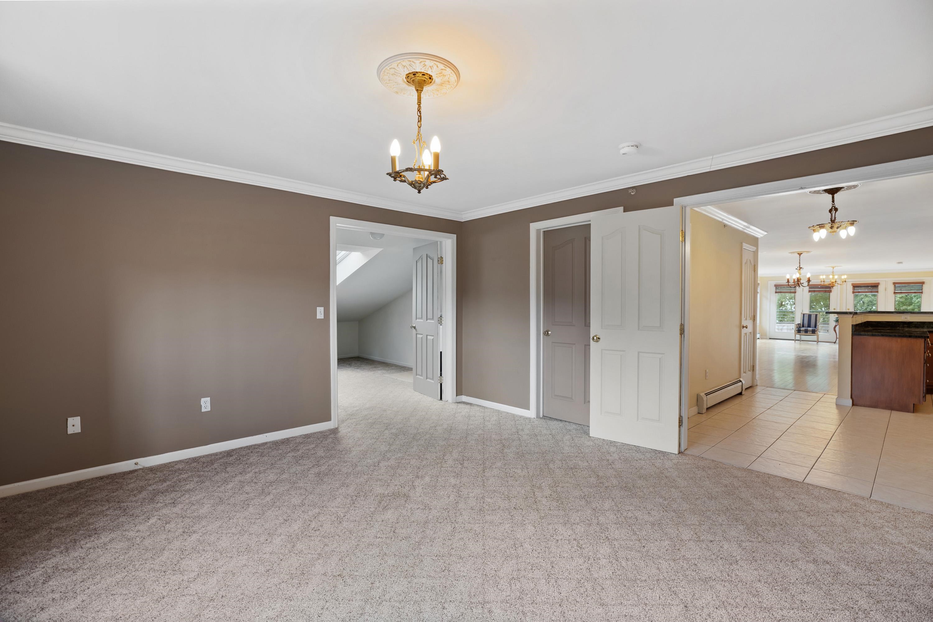 27 Claire Point Road Burlington, VT 05408 - Photo 33 of 52 Gallery Image 33