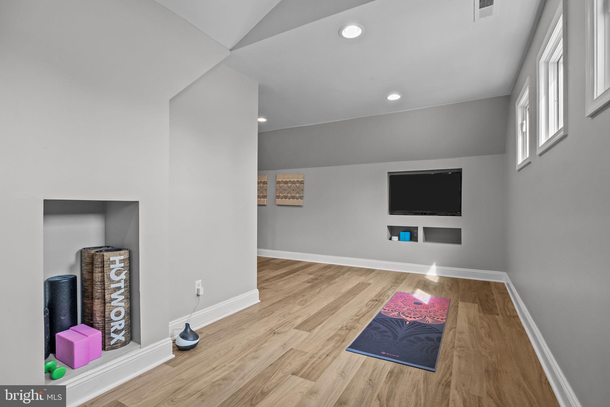 4605 Twinbrook Circle Doylestown, PA 18902 - Photo 34 of 53 New 2nd floor loft space ...