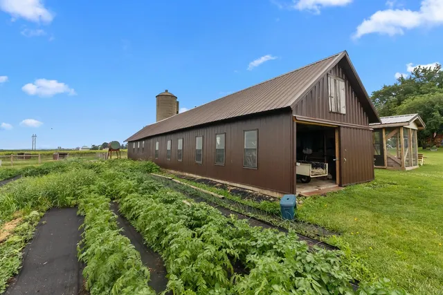 $950,000 | W5837 County Rd A, Sugar Creek, WI 53121