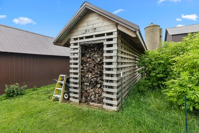 $950,000 | W5837 County Rd A, Sugar Creek, WI 53121