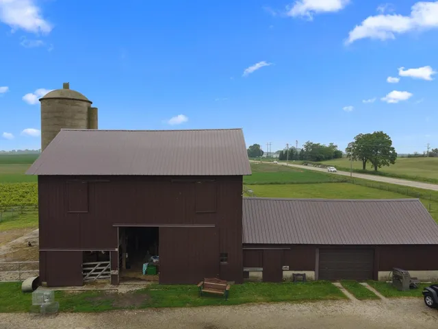 $950,000 | W5837 County Rd A, Sugar Creek, WI 53121