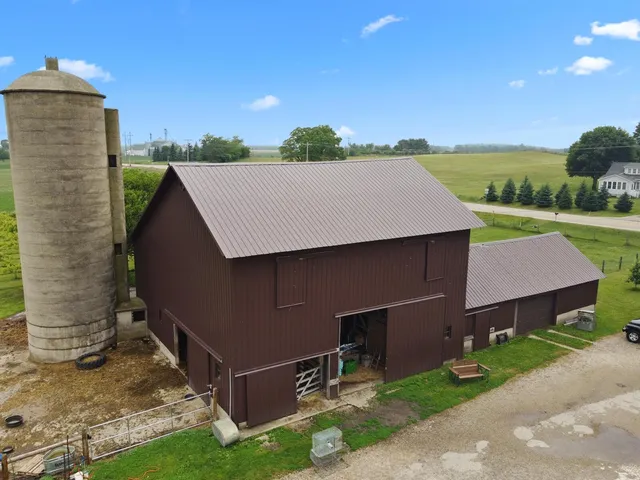 $950,000 | W5837 County Rd A, Sugar Creek, WI 53121
