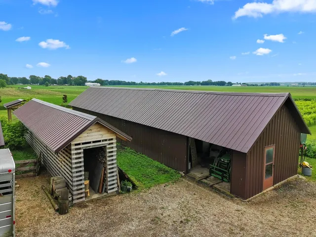 $950,000 | W5837 County Rd A, Sugar Creek, WI 53121