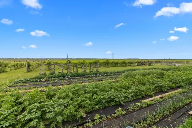 $950,000 | W5837 County Rd A, Sugar Creek, WI 53121