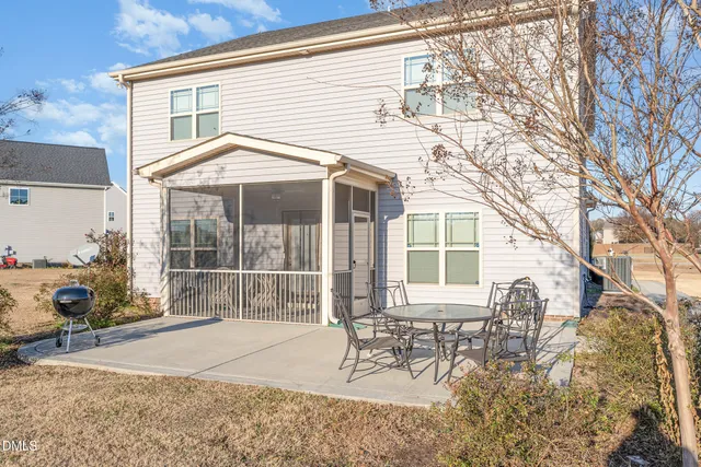 a house view with a outdoor space