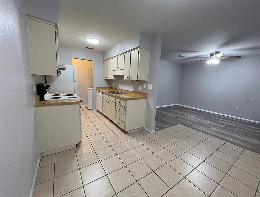 2210 Southwest 70th Terrace Gainesville, FL 32607 - Photo 3 of 9