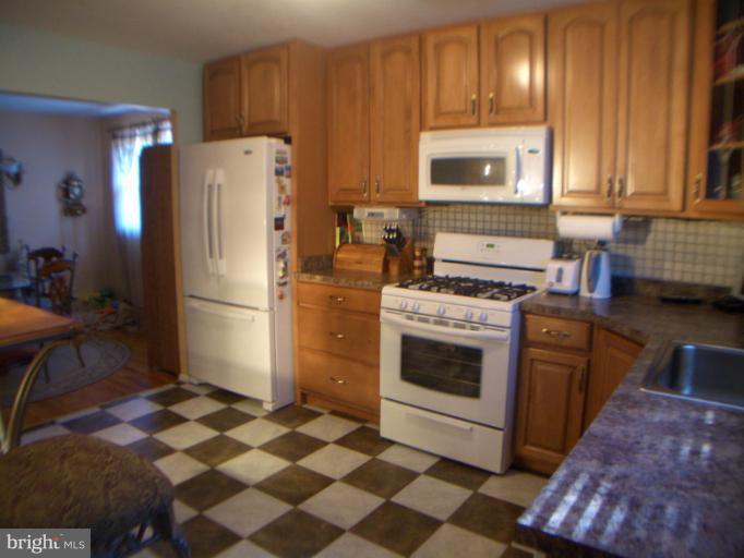433 Highmeadow Road Reisterstown, MD 21136 - Photo 21 of 26 Kitchen view 1