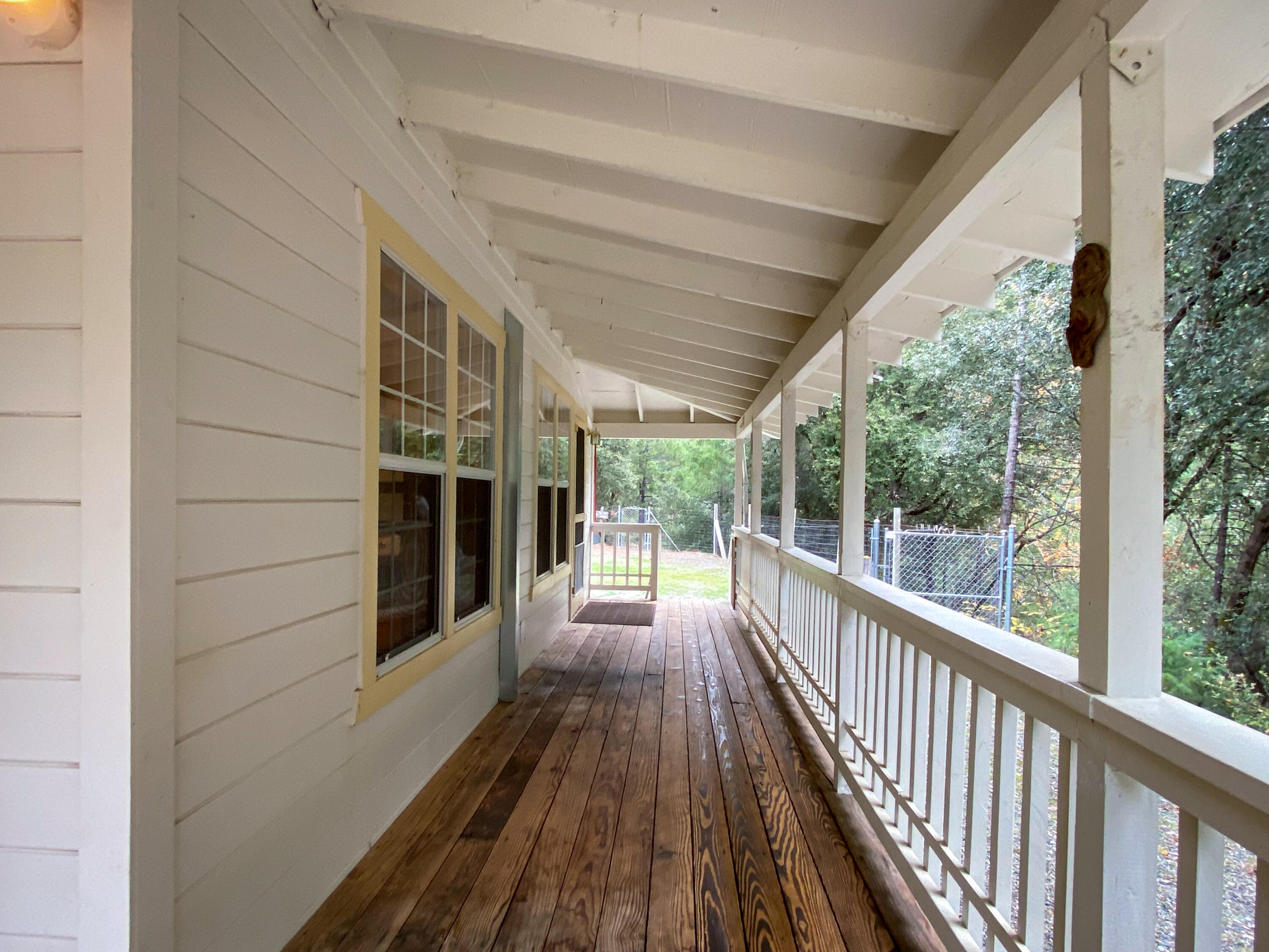 120 Button Road Lewiston, CA 96052 - Photo 29 of 39 Side Covered Deck