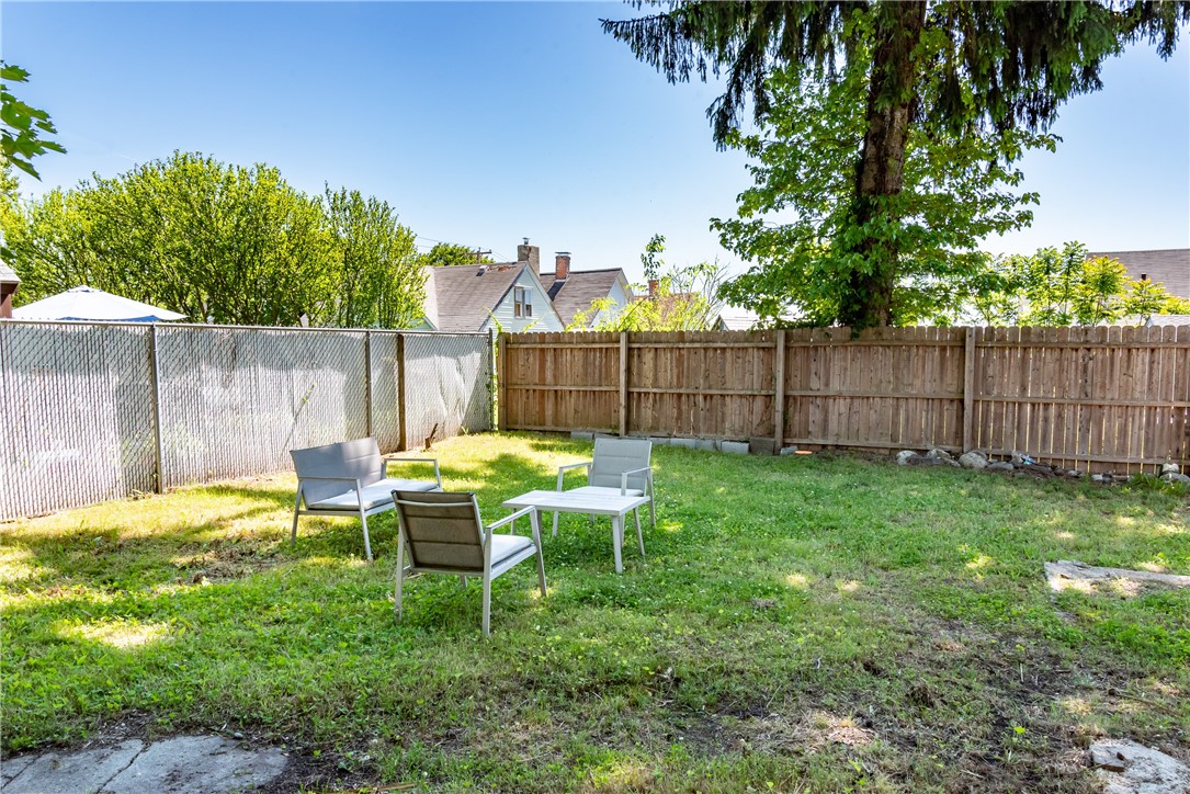 33 Ridge Street Cranston, RI 02920 - Photo 6 of 23