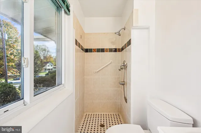 $3,995 | 11138 Byrd Drive, Fairfax, VA 22030