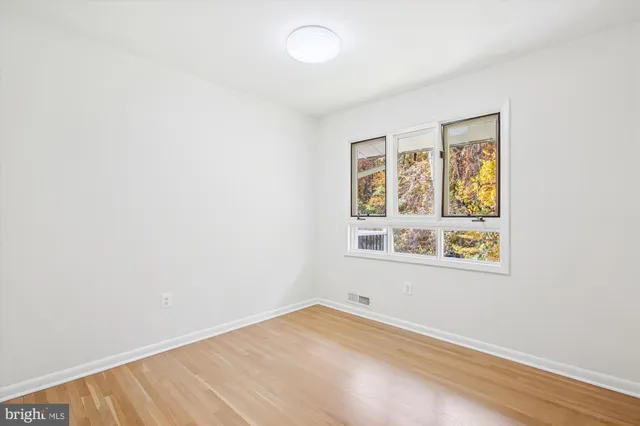 $3,995 | 11138 Byrd Drive, Fairfax, VA 22030