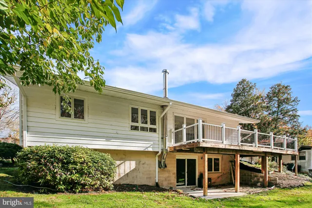 $3,995 | 11138 Byrd Drive, Fairfax, VA 22030