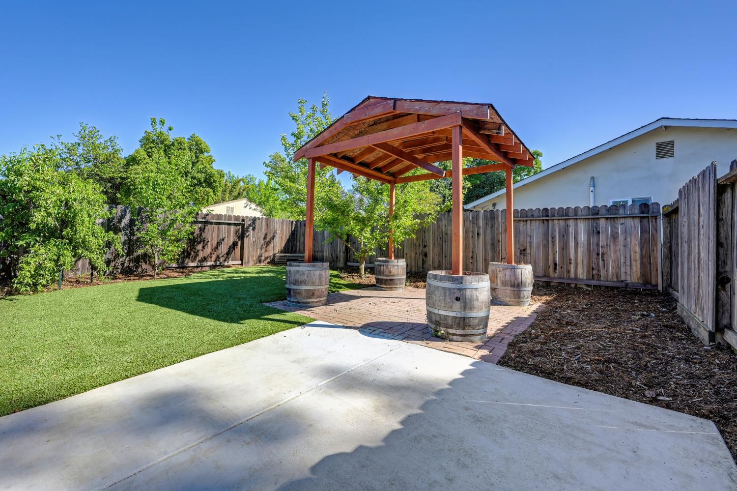 2806 Ganges Avenue Davis, CA 95616 - Photo 17 of 22