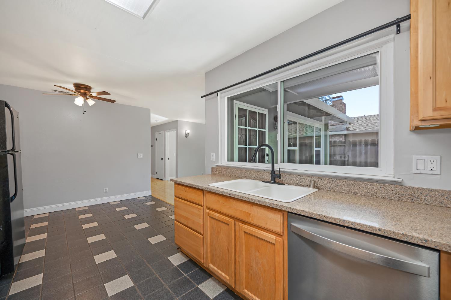 2806 Ganges Avenue Davis, CA 95616 - Photo 6 of 22