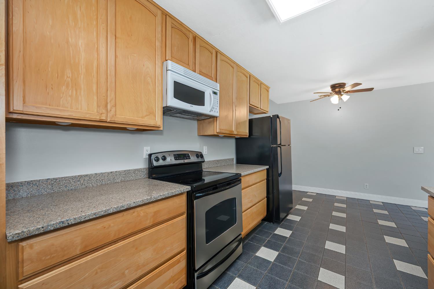 2806 Ganges Avenue Davis, CA 95616 - Photo 8 of 22