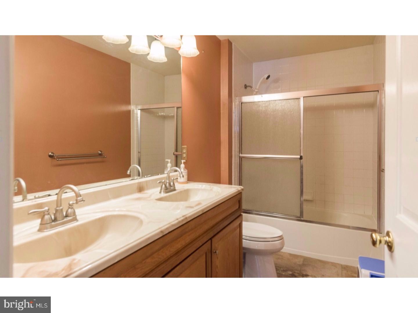 7 Biltmore Court Wilmington, DE 19808 - Photo 17 of 19 Bathroom