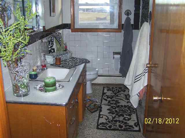 2821 East Hibbard Road Owosso, MI 48867 - Photo 9 of 12 31091597-8.JPG