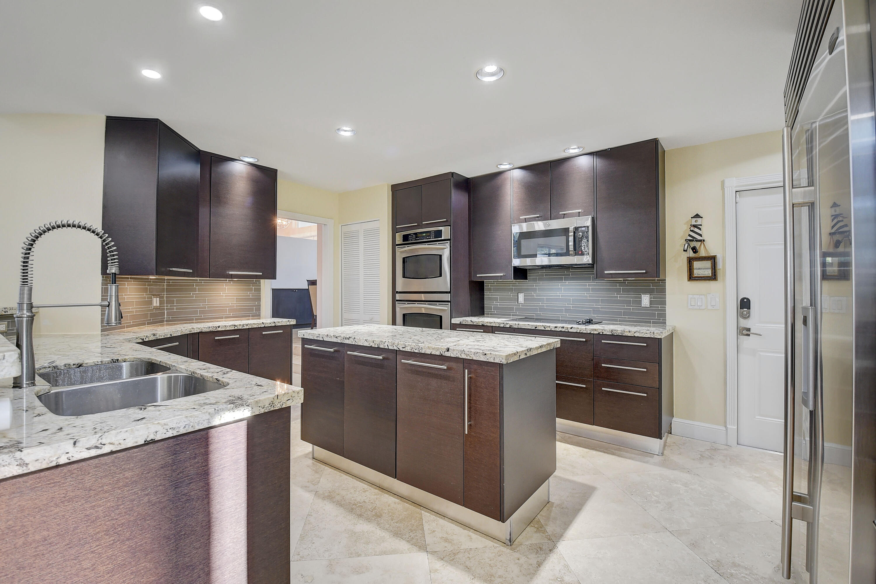 20196 Palm Island Drive Boca Raton, FL 33498 - Photo 21 of 100 20196 Palm Island Drive