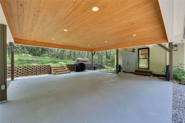 $895,000 | 406 Yonah Mountain Road, Cleveland, GA 30528