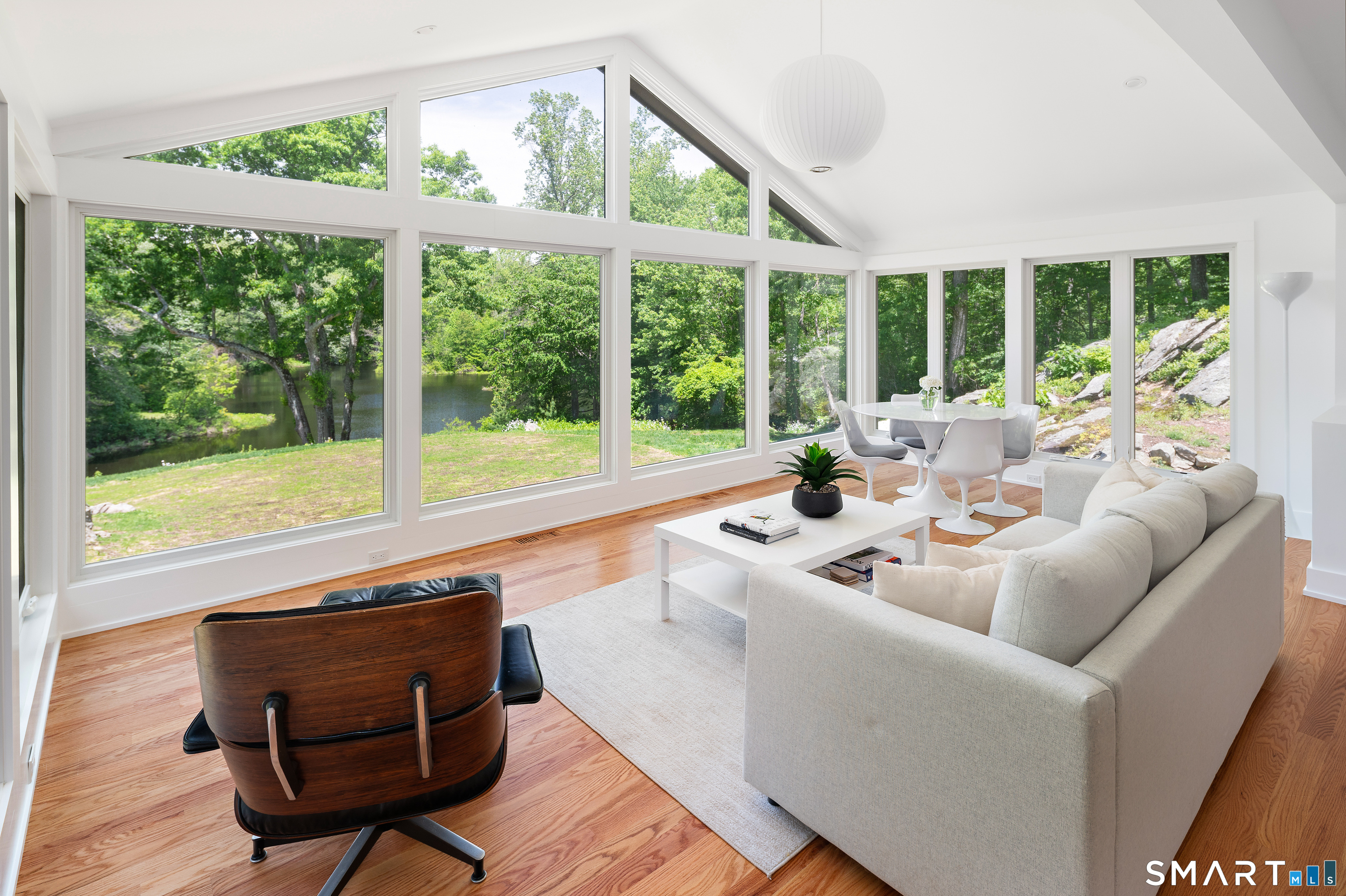 198 Woodchuck Road Stamford, CT 06903 - Photo 3 of 28